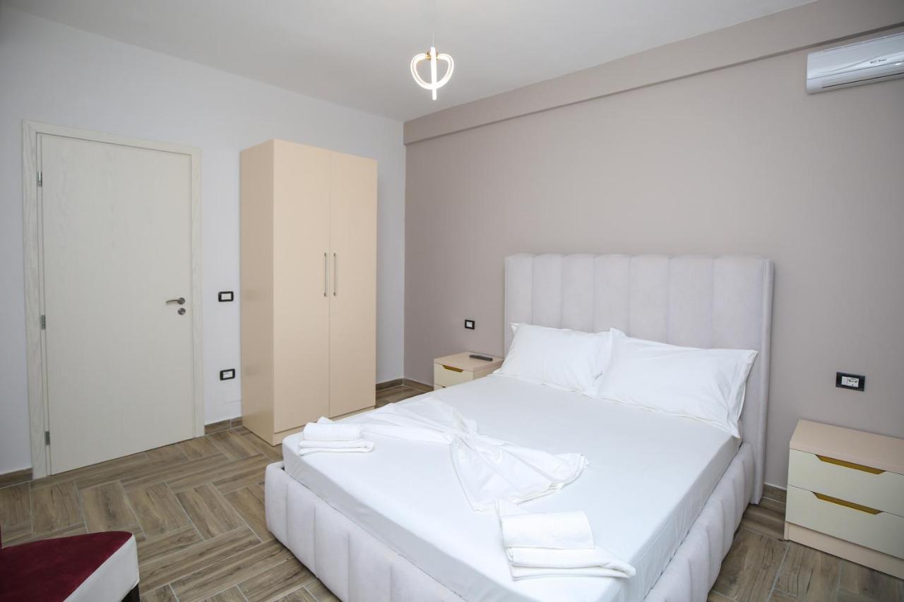 Hotel Vila Stefa Vlorë Exteriör bild