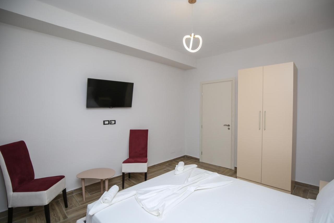 Hotel Vila Stefa Vlorë Exteriör bild
