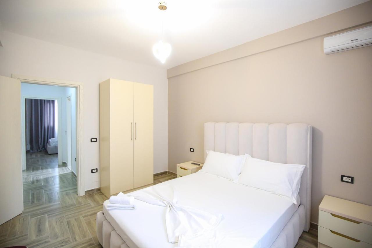 Hotel Vila Stefa Vlorë Exteriör bild