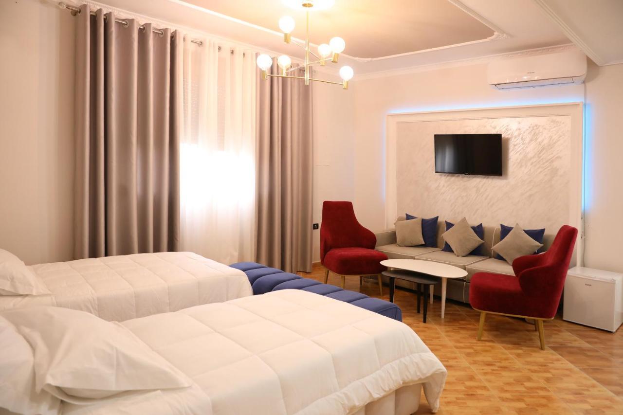Hotel Vila Stefa Vlorë Exteriör bild