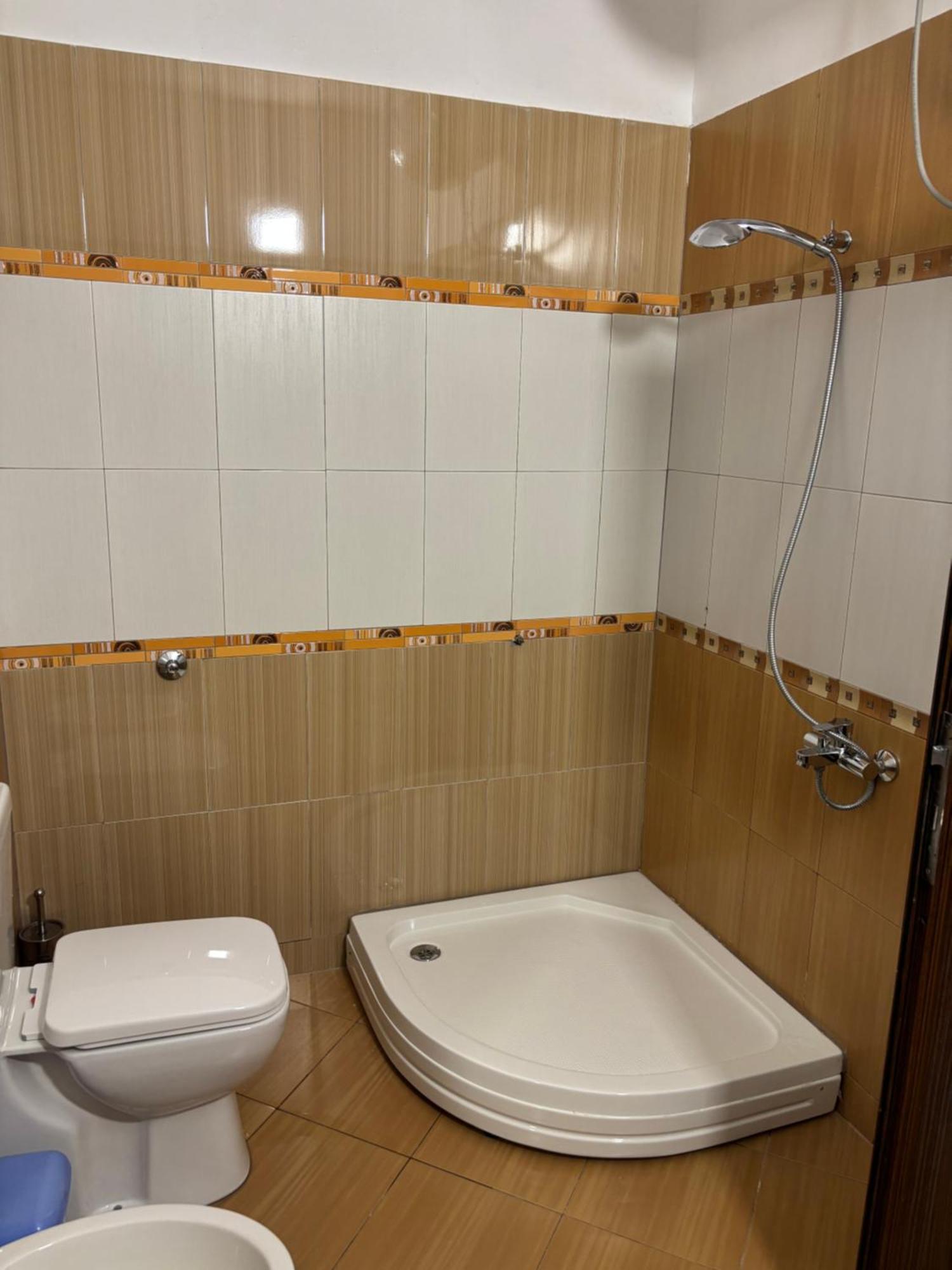 Hotel Vila Stefa Vlorë Exteriör bild